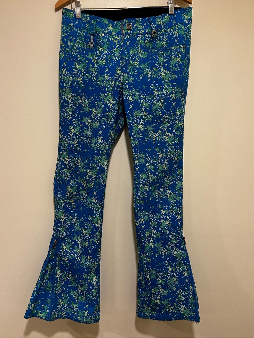 686 Womens Snowboarding Slim Flare Pants Blue & Green Camo Size Medium